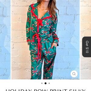 Holiday Bow Print Silky Pajama Top